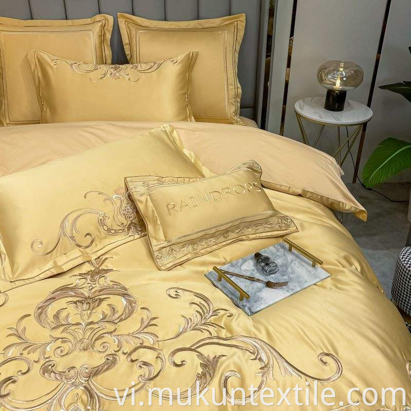  Cotton Embroidery Bedding Set